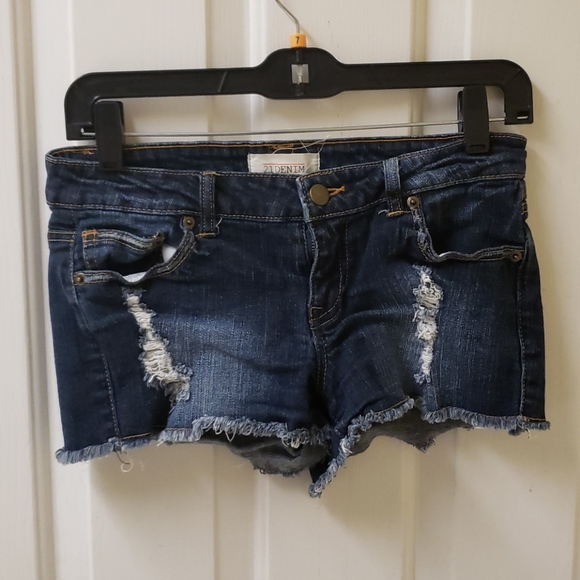 Distressed denim shorts - Picture 1 of 3